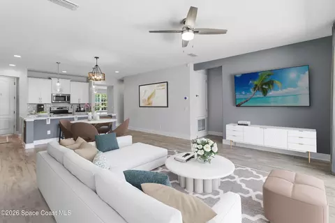 Living - 4940 Blanche Ct, Saint Cloud, FL 34772 photo 7 of 10