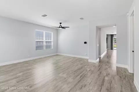 Living - 4940 Blanche Ct, Saint Cloud, FL 34772 photo 5 of 10