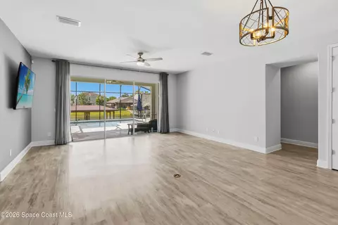 Living - 4940 Blanche Ct, Saint Cloud, FL 34772 photo 6 of 10