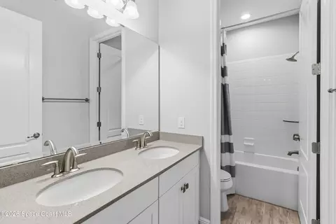Bath - 4940 Blanche Ct, Saint Cloud, FL 34772 photo 5 of 6