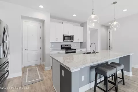 Kitchen - 4940 Blanche Ct, Saint Cloud, FL 34772 photo 4 of 7