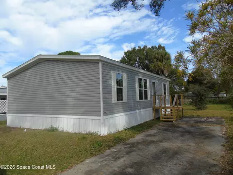 5 Annette Dr, Melbourne, FL 32904