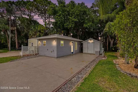 482 Oak Cove Rd, Titusville, FL 32780