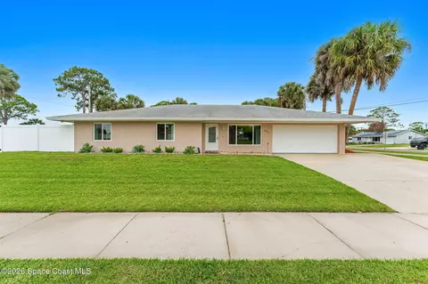 498 Chamberlin Ave NW, Palm Bay, FL 32907