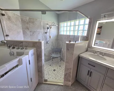Bath - 361 Carmel Dr, Melbourne, FL 32940 photo 2 of 5