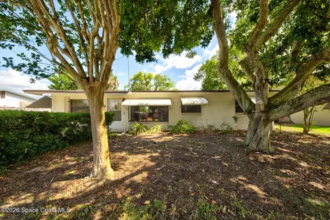 990 Hibiscus St, Cocoa, FL 32927