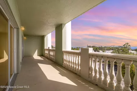 1211 E New Haven Ave #402, Melbourne, FL 32901