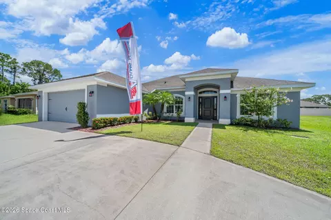 878 Garvey Rd SW, Palm Bay, FL 32908