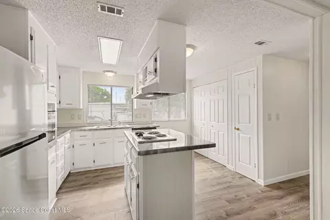 604 Breezeway Dr, Cocoa, FL 32926 photo 7