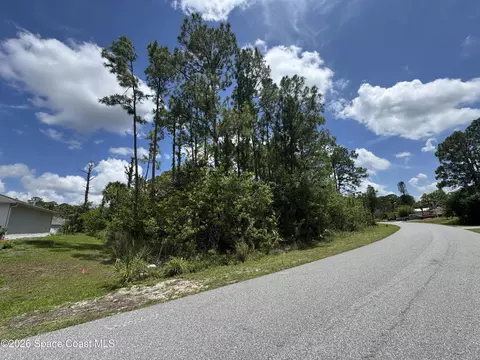 1872 Red Bud Cir NW, Palm Bay, FL 32907