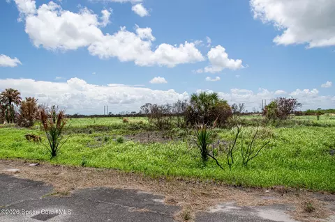 2208 Utopia Ave SW, Palm Bay, FL 32908