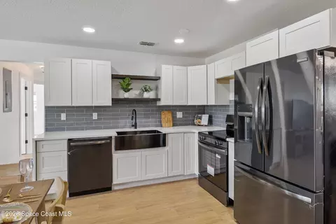 Kitchen - 3042 Plummer Cir, Melbourne, FL 32901 photo 2 of 2