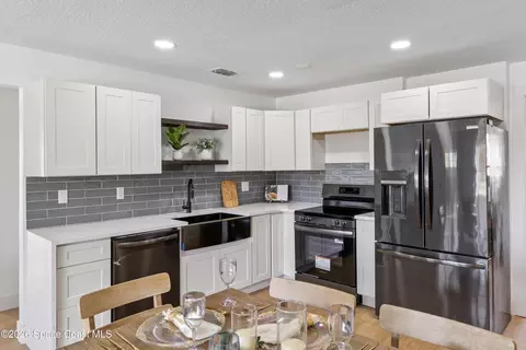 Kitchen - 3042 Plummer Cir, Melbourne, FL 32901 photo 1 of 2