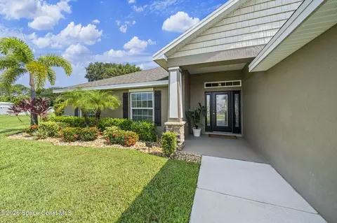 965 Le Baron St SW, Palm Bay, FL 32908
