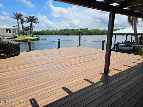 425 Arrowhead Ln, Melbourne Beach, FL 32951