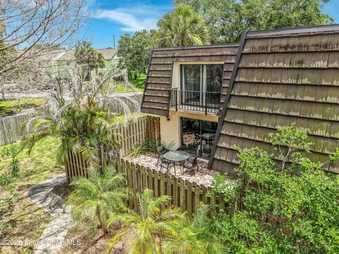 3913 Vista Oaks Cir NE, Palm Bay, FL 32905
