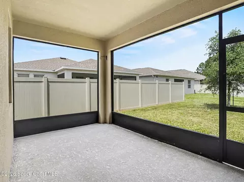 Exterior - 5550 Bakewell Pl, Saint Cloud, FL 34771 photo 5 of 9