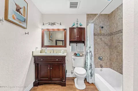 Bath - 3480 Turtle Mound Rd, Melbourne, FL 32934 photo 3 of 3