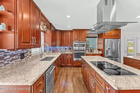 Kitchen - 3480 Turtle Mound Rd, Melbourne, FL 32934 photo 4 of 10