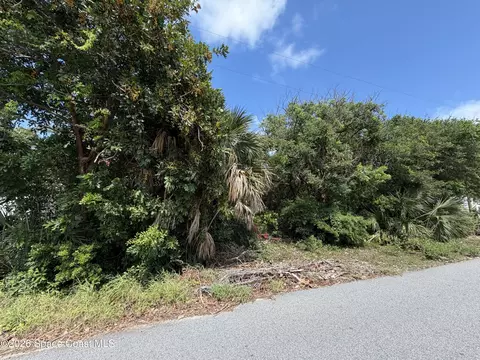 5185 Palm Dr, Melbourne Beach, FL 32951