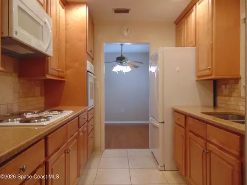 Kitchen - 1963 Jackson Ave, Melbourne, FL 32935 photo 2 of 3