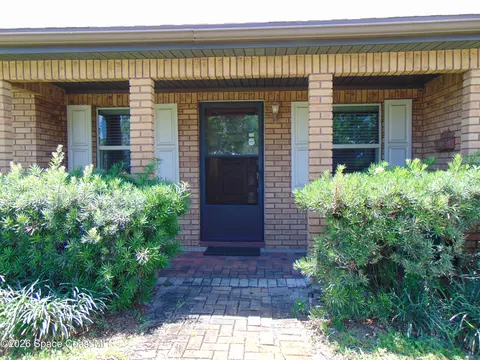 Exterior - 1963 Jackson Ave, Melbourne, FL 32935 photo 2 of 10