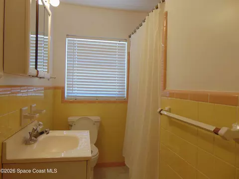 Bath - 1963 Jackson Ave, Melbourne, FL 32935 photo 1 of 2
