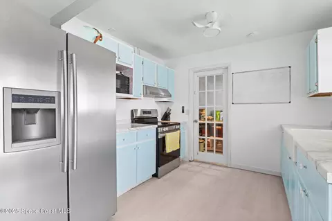 Kitchen - 593 Cheyenne Ave, Melbourne, FL 32935 photo 1 of 2