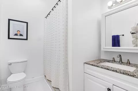 Bath - 593 Cheyenne Ave, Melbourne, FL 32935 photo 1 of 4