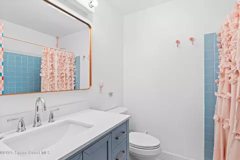 Bath - 593 Cheyenne Ave, Melbourne, FL 32935 photo 2 of 4