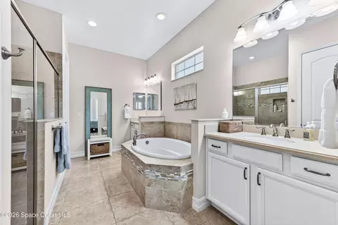 Bath - 7155 Pena Ln, Melbourne, FL 32940 photo 1 of 5