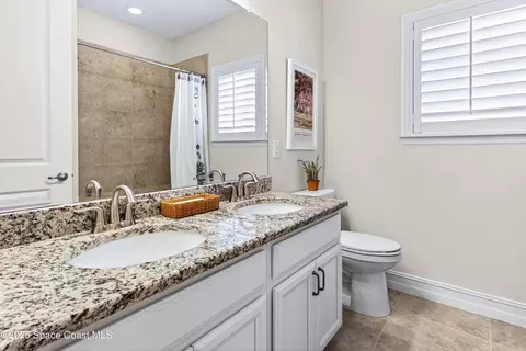 Bath - 7155 Pena Ln, Melbourne, FL 32940 photo 4 of 5
