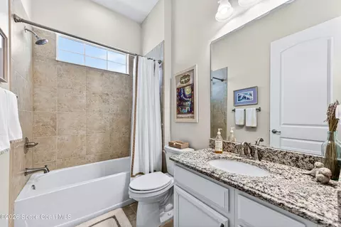 Bath - 7155 Pena Ln, Melbourne, FL 32940 photo 3 of 5