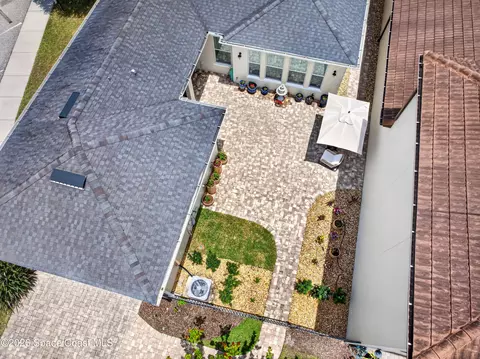 Exterior - 7155 Pena Ln, Melbourne, FL 32940 photo 2 of 10