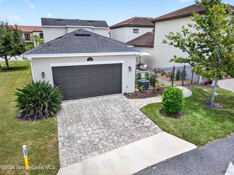 Exterior - 7155 Pena Ln, Melbourne, FL 32940 photo 3 of 10