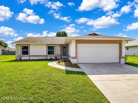 760 Highland Ave NW, Palm Bay, FL 32907