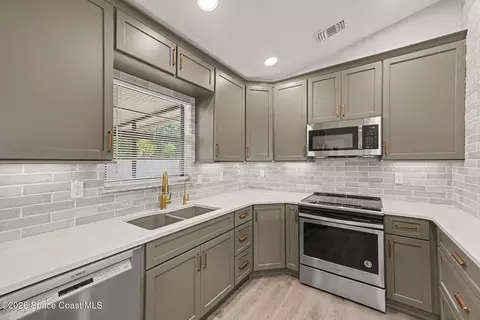 Kitchen - 6460 Irving Rd, Cocoa, FL 32927 photo 2 of 3