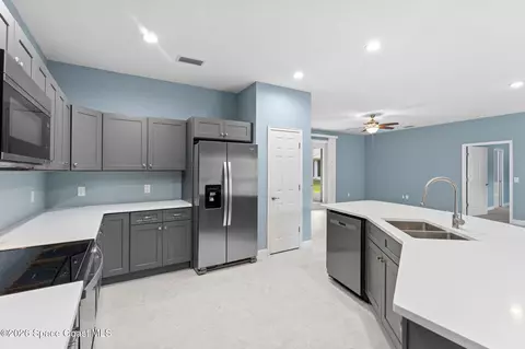 Kitchen - 2510 Ranch Rd, Melbourne, FL 32904 photo 3 of 4