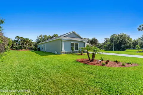 Exterior - 2510 Ranch Rd, Melbourne, FL 32904 photo 10 of 11