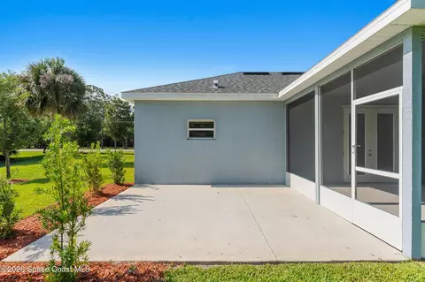 Exterior - 2510 Ranch Rd, Melbourne, FL 32904 photo 5 of 11