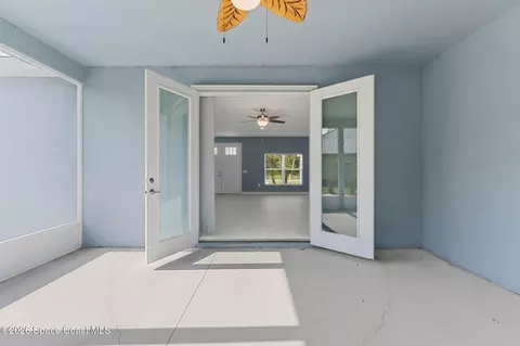 Exterior - 2510 Ranch Rd, Melbourne, FL 32904 photo 2 of 11