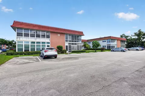 19 Pine Arbor Ln #107, Vero Beach, FL 32962