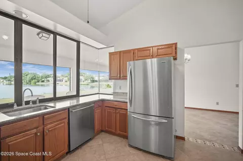 Kitchen - 1246 Lakeview Dr, Rockledge, FL 32955 photo 4 of 5