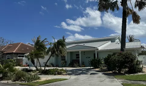 310 Kent Dr, Cocoa Beach, FL 32931
