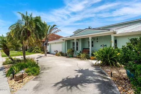 310 Kent Dr, Cocoa Beach, FL 32931