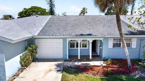 212 Emerald Dr W, Indian Harbour Beach, FL 32937