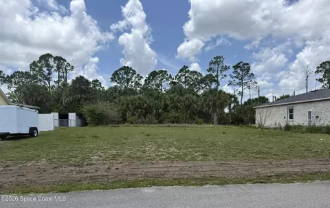 430 Seal Ave SW, Palm Bay, FL 32908