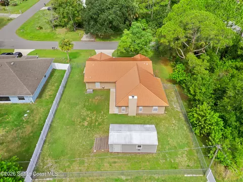 491 Carpenter Ave NW, Palm Bay, FL 32907