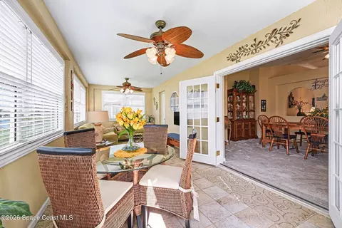 Dining - 4670 Blackmore Ct, Melbourne, FL 32934 photo 3 of 4