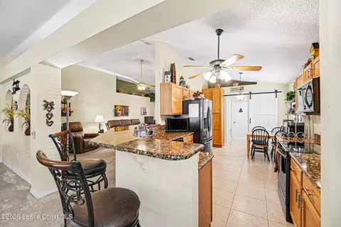 Kitchen - 4670 Blackmore Ct, Melbourne, FL 32934 photo 3 of 3
